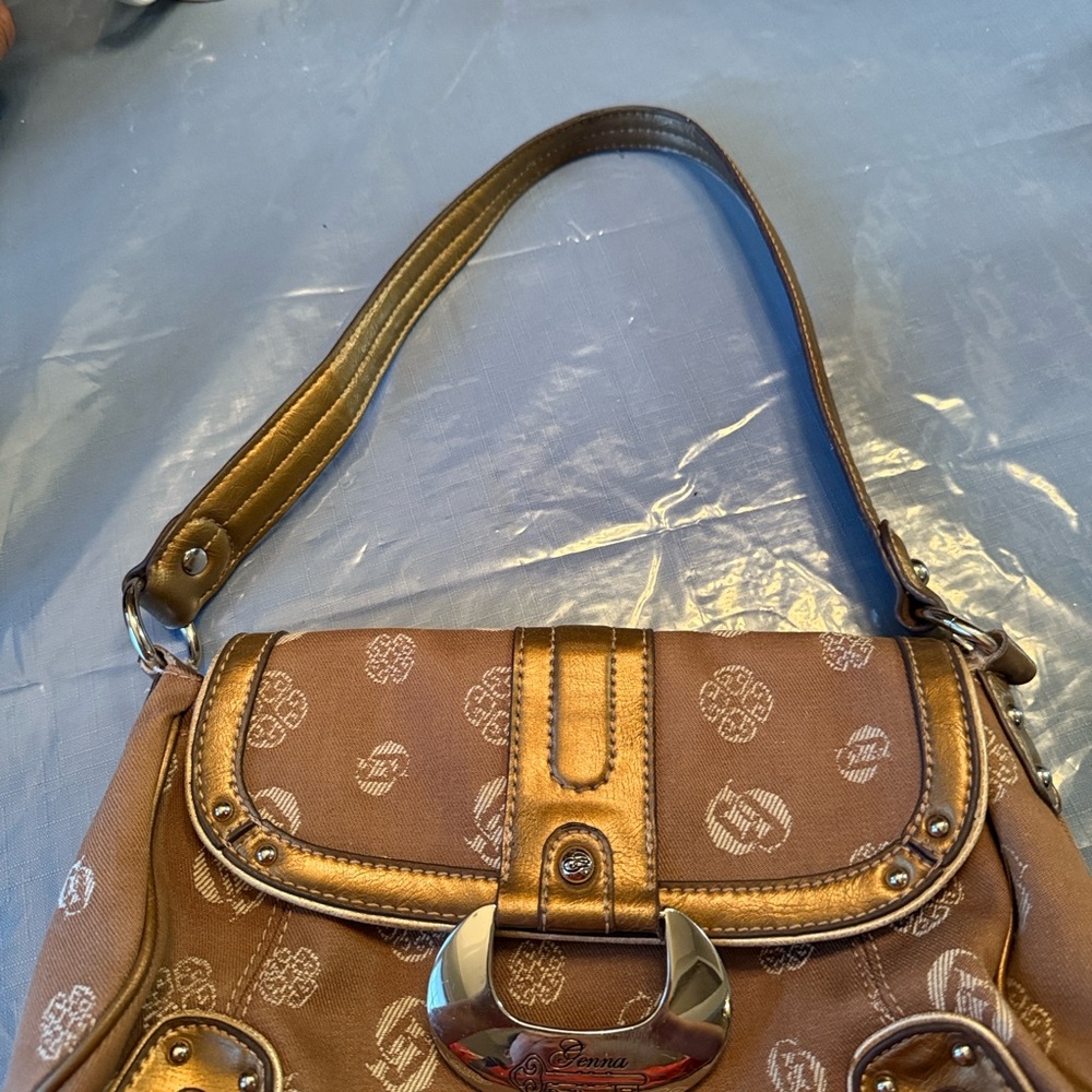 Elegant Tan and Gold Shoulder Bag